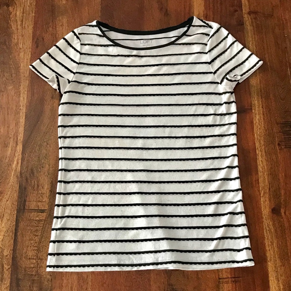 5 for $25 🎁 LOFT Scalloped Textured Top XS